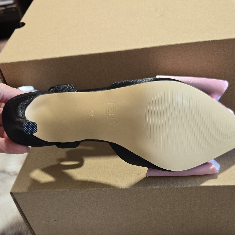 Chic Black and Pink Women's Heels - Picture 2 of 5